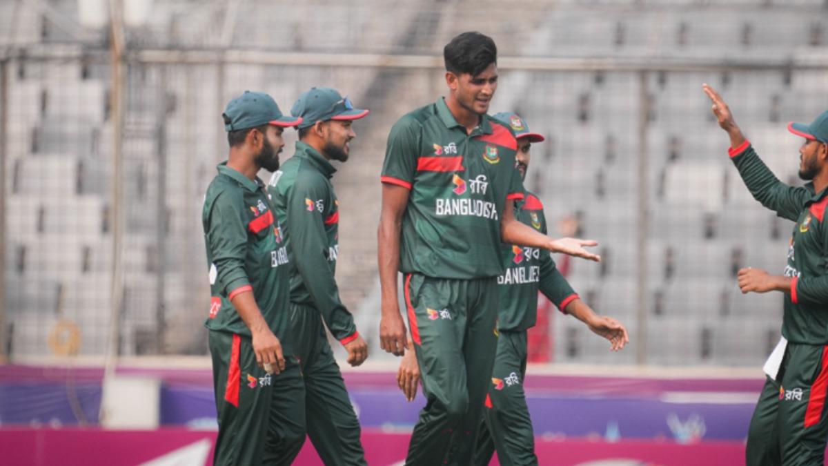 রানার তোপে ১১৪ রানে অলআউট পাকিস্তান