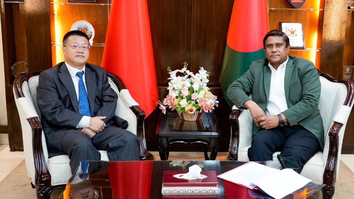 প্রধানমন্ত্রীর প্রতিরক্ষা উপদেষ্টার সঙ্গে চীনা রাষ্ট্রদূতের সাক্ষাৎ