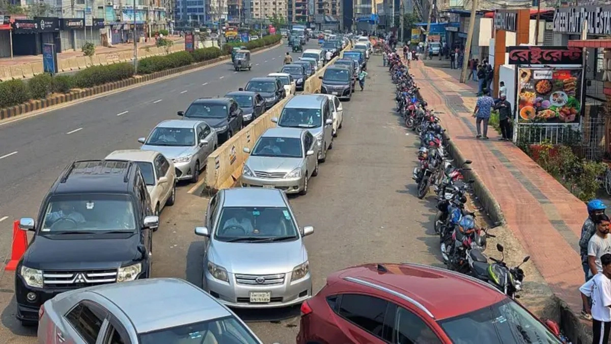একদিনেই উদ্ধার ৮৭৭০০ লিটার তেল