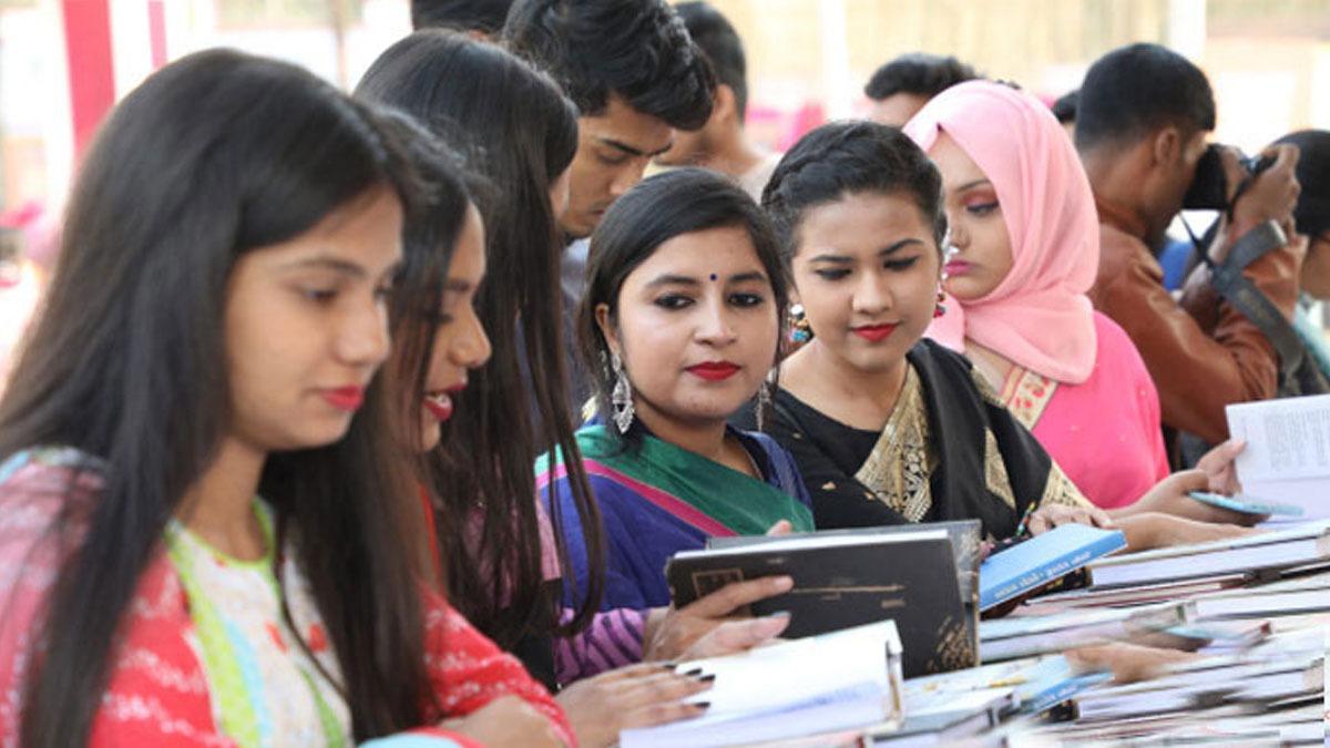দোলযাত্রা-রোজা: বইমেলায় সম্প্রীতির মেলবন্ধন