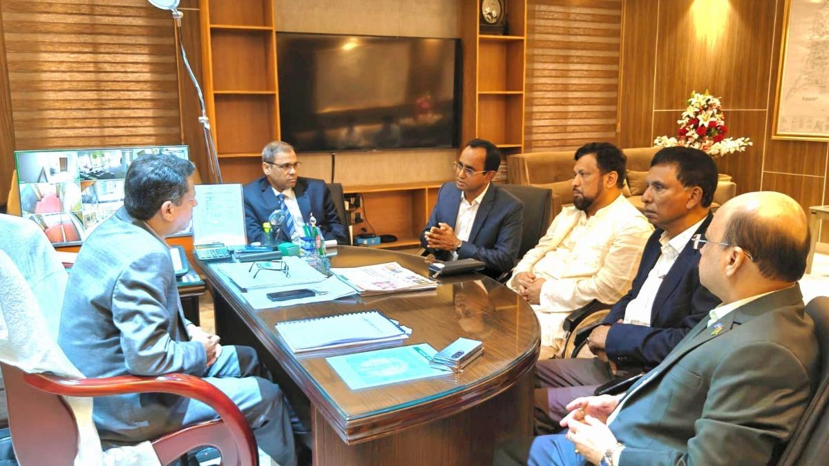 সংকট সমাধানে গৃহায়ন ও গণপূর্তমন্ত্রীর সঙ্গে রিহ্যাব নেতৃবৃন্দের সাক্ষাৎ