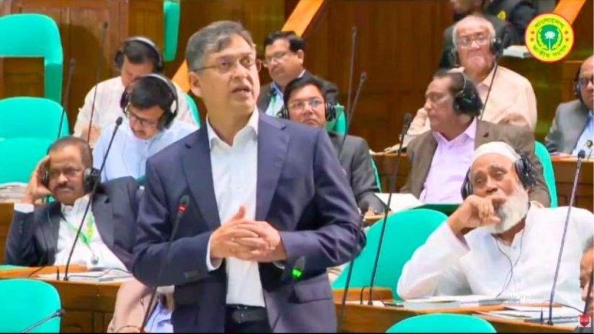 গণভোটের রায় বাস্তবায়ন করতে হলে আগে সংবিধানে সংশোধন আনতে হবে : স্বরাষ্ট্রমন্ত্রী