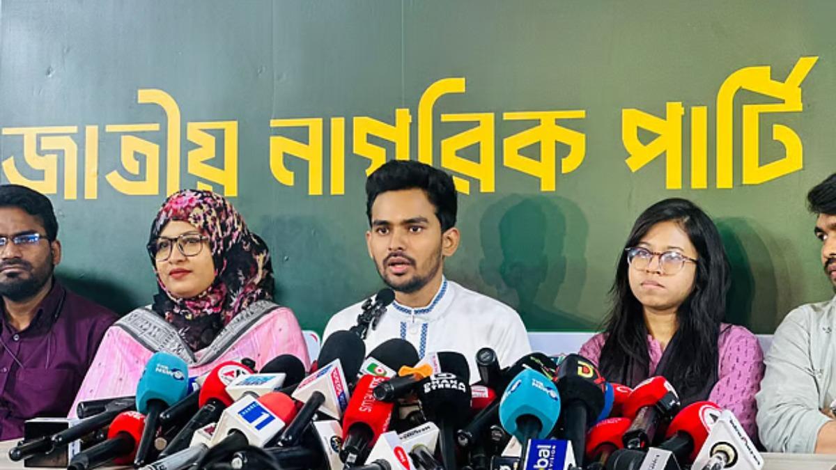 আসিফ মাহমুদের স্ত্রীর অ্যাকাউন্টে মাত্র ৬১৩ টাকা