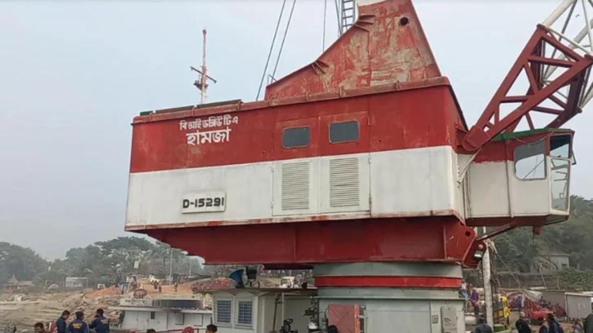 থুড়থুড়ে বুড়ো হামজা নিজেই নিজের বোঝা