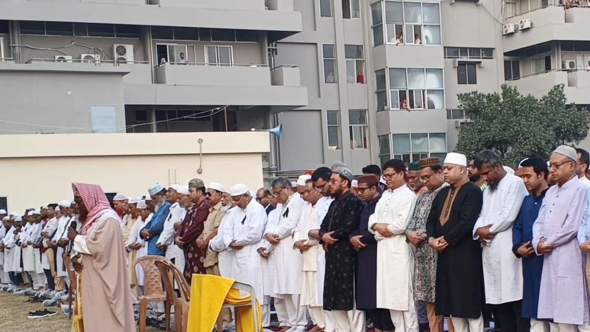 মানিকগঞ্জে বিমানমন্ত্রীর মায়ের জানাজা ও দাফন সম্পন্ন
