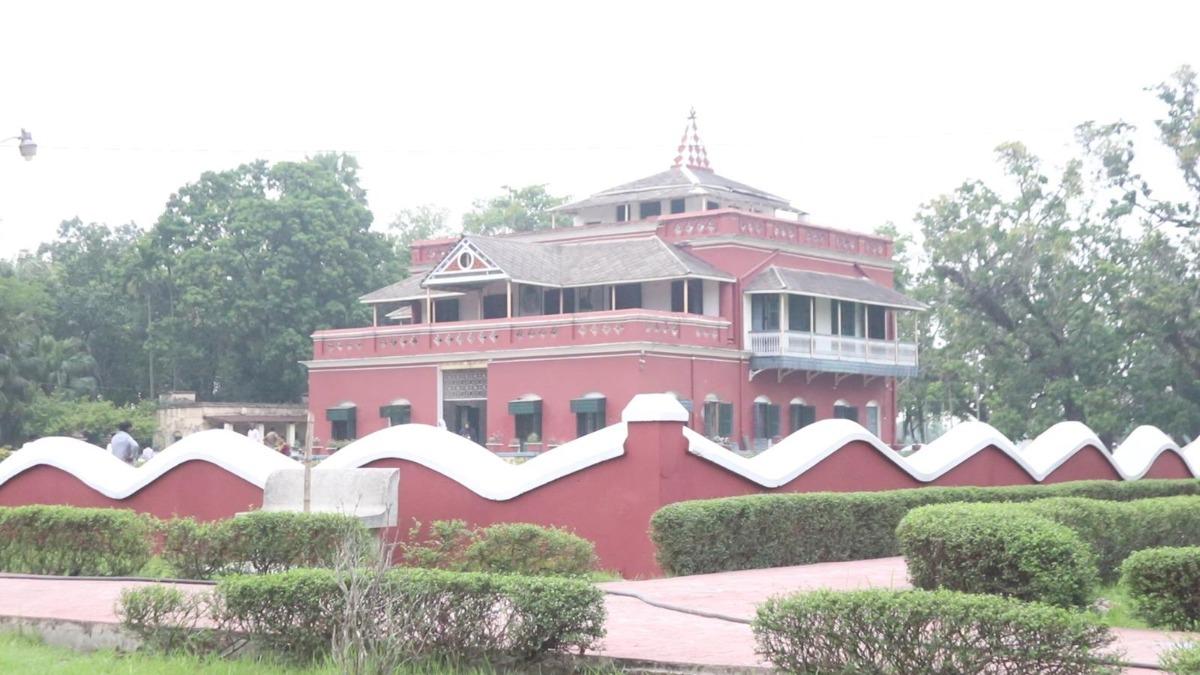 ঈদে পর্যটকের পদচারণায় মুখর কুষ্টিয়া