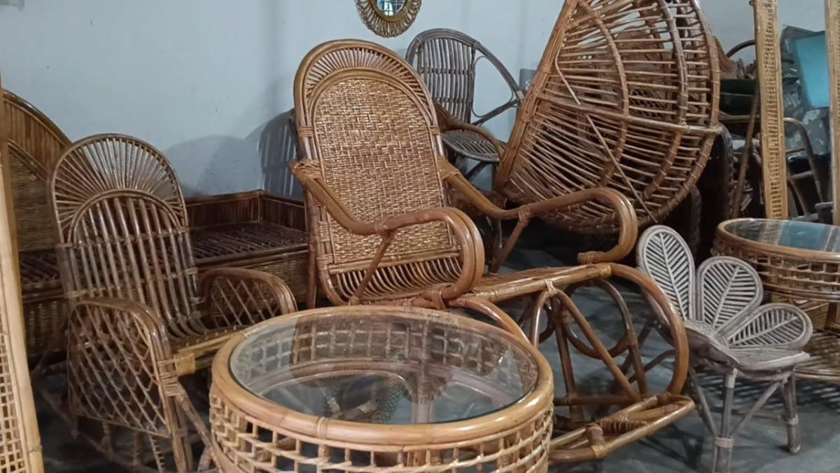 হারিয়ে যাচ্ছে মাদারীপুরের ঐতিহ্যবাহী বেত শিল্প
