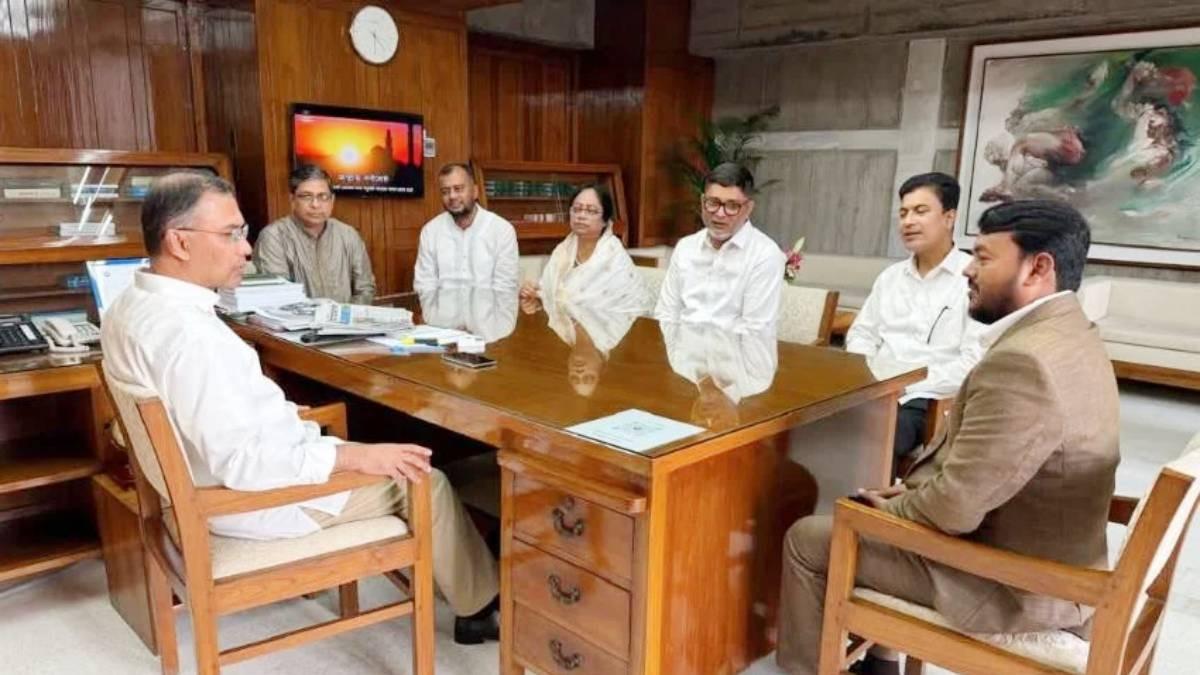 প্রধানমন্ত্রীর সঙ্গে ৫ সিটির নতুন প্রশাসকদের সাক্ষাৎ