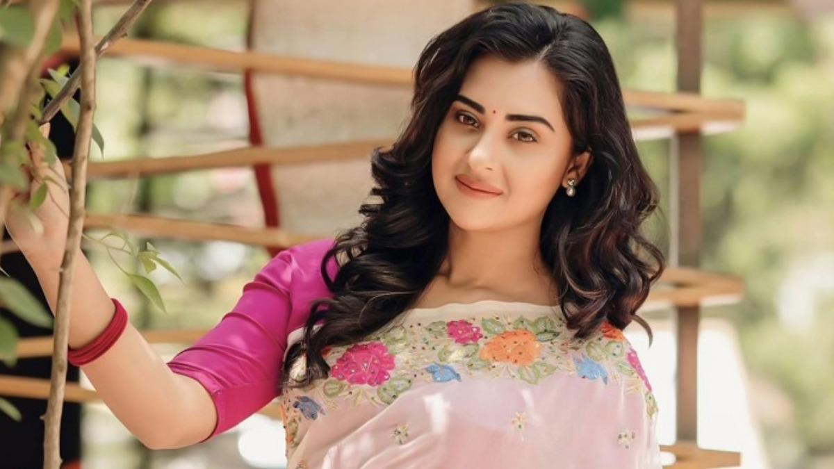 ঈদের দিনে ছেলেকে নিয়ে বুবলীর আবেগঘন পোস্ট