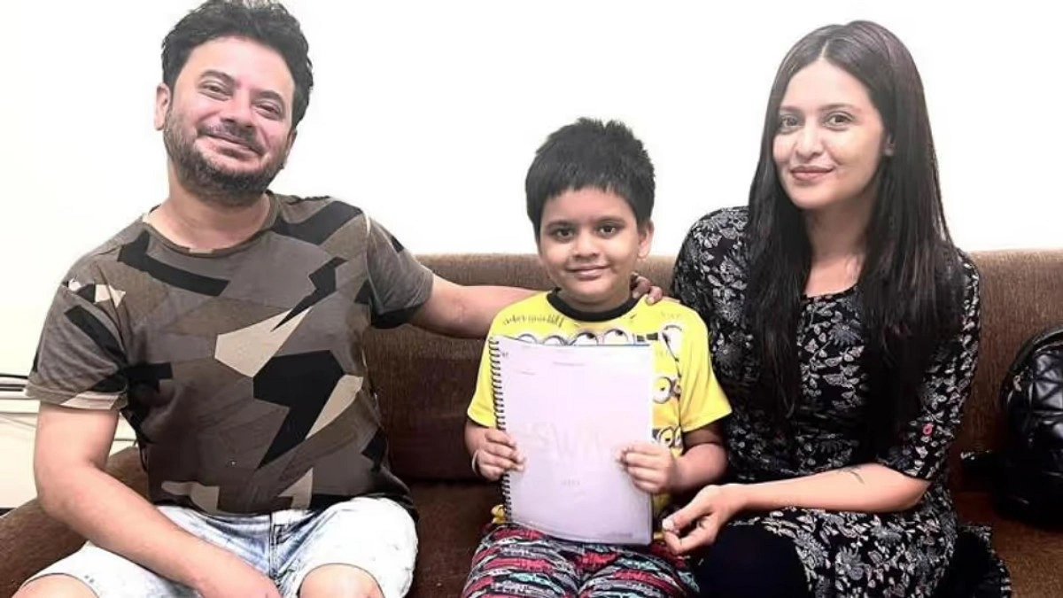 সবাইকে কাঁদাচ্ছে ছেলেকে লেখা রাহুলের শেষ চিঠি