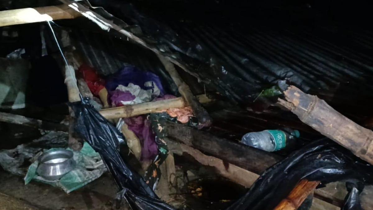 পাঁচ মিনিটের ঝড়ে লণ্ডভণ্ড চুয়াডাঙ্গার একটি গ্রাম, নিহত ১