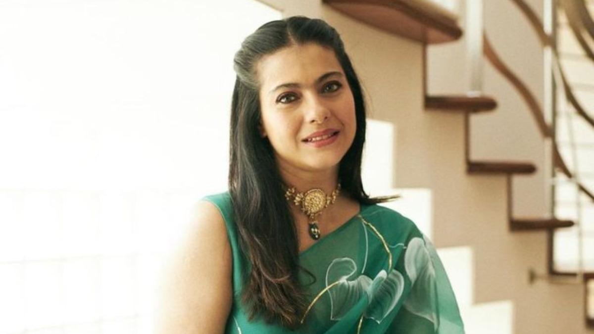 কাজলকে দেখে ভক্তদের হুলস্থুল