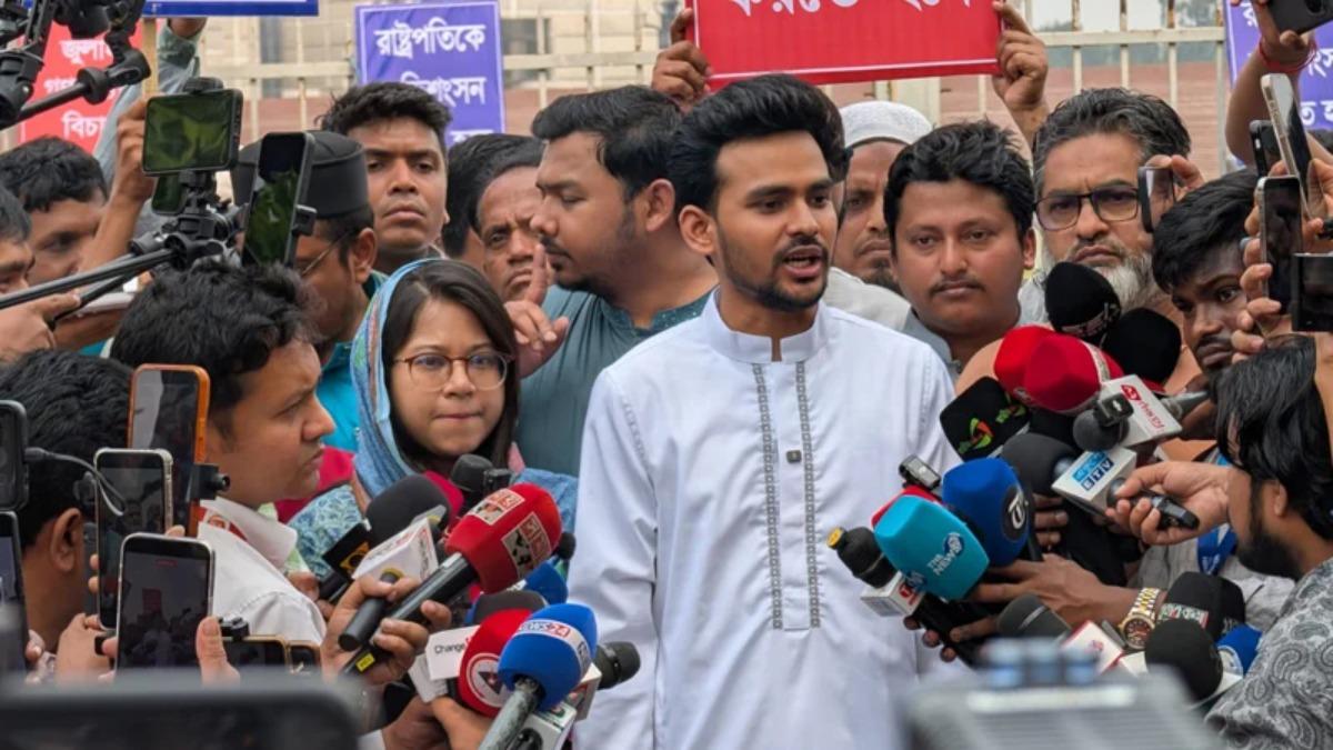 রাষ্ট্রপতিকে বক্তব্য দিতে না দেওয়ার আহ্বান আসিফ মাহমুদের