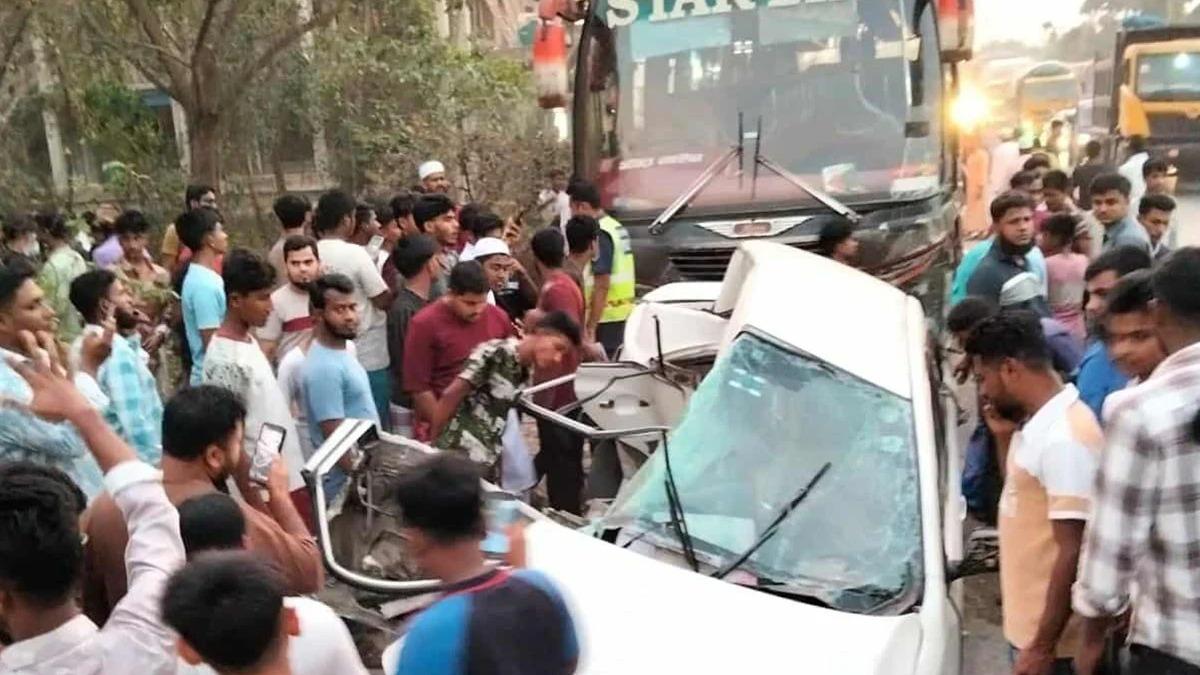কুমিল্লায় বাসচাপায় একই পরিবারের ৪ জনসহ নিহত ৫
