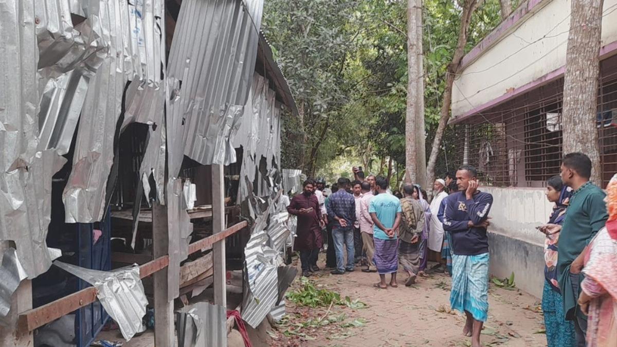 ভাঙ্গায় ঈদের নামাজ শেষে দুই ঘণ্টা সংঘর্ষ, বাড়ি লুট