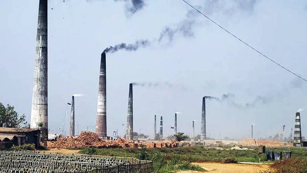 ৪ অবৈধ ইটভাটাকে ১২ লাখ ৩০ হাজার টাকা জরিমানা