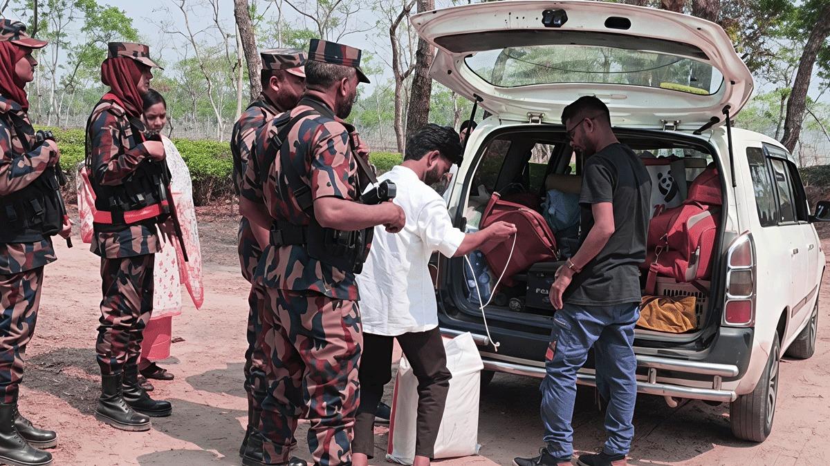 জ্বালানি তেল পাচার ঠেকাতে চুনারুঘাটে বিজিবির চেকপোস্ট-তল্লাশি
