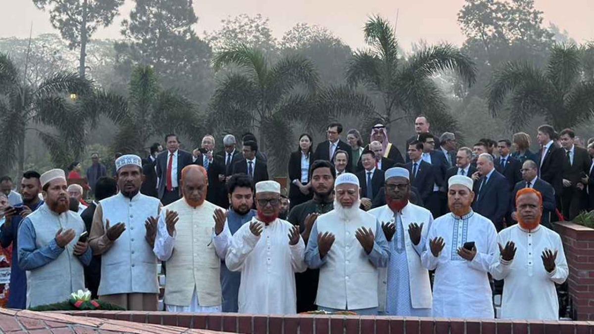 স্মৃতিসৌধে জামায়াত আমিরের শ্রদ্ধা