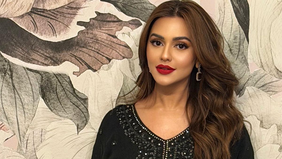 তুরস্কের বিমানবন্দরে বিপাকে নুসরাত ফারিয়া!
