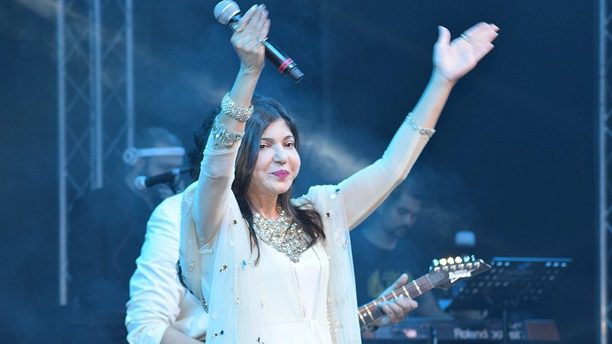 চাইলেও গাইতে পারছেন না অলকা ইয়াগনিক