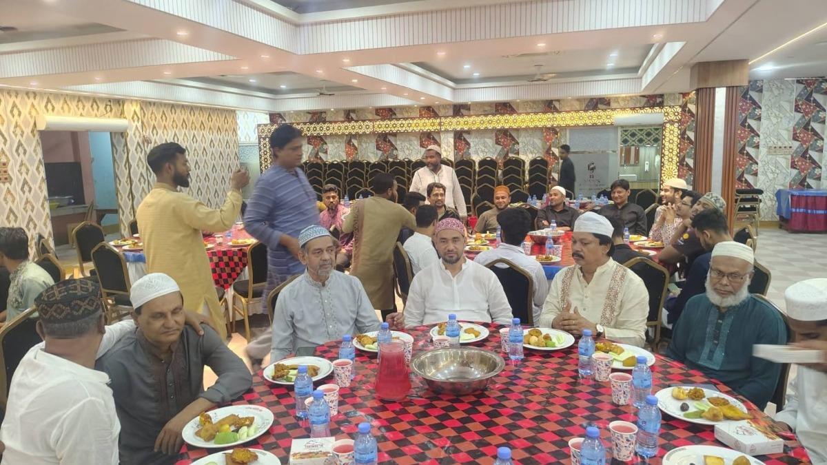 বরিশালে তৃণমূল আওয়ামী লীগের ইফতার, পুনর্গঠনের ঘোষণা