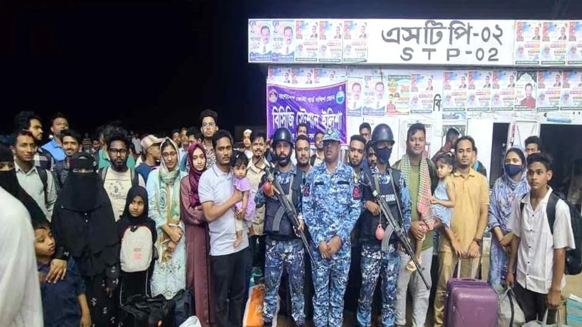 শতাধিক যাত্রী নিয়ে ঝড়ের কবলে লঞ্চ, ১৭ ঘণ্টা পর উদ্ধার