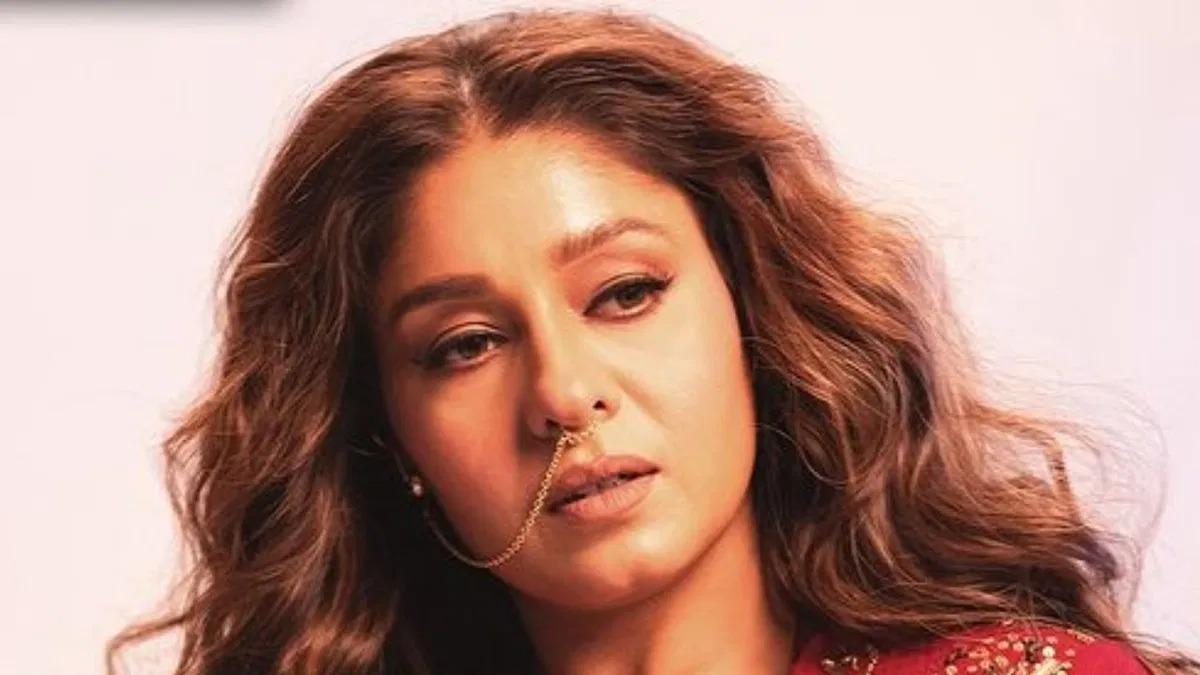 মঞ্চে উঠে ক্ষমা চাইলেন সুনিধি