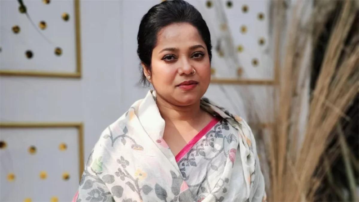 রবি চৌধুরীকে ডিভোর্স আমিই দিয়েছিলাম : ডলি সায়ন্তনী