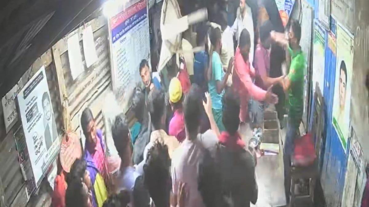 মন্ত্রীর নামে খেয়াঘাট দখল, পি‌বিআই‌কে তদ‌ন্তের নি‌র্দেশ