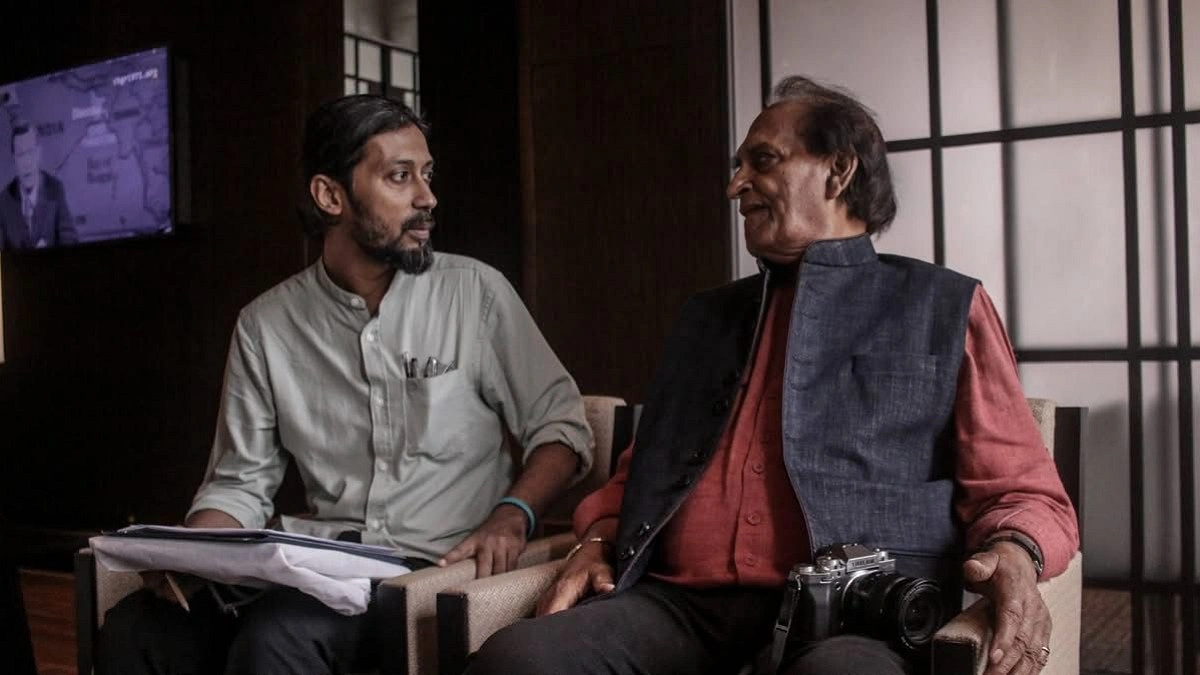 তিনি এই অঞ্চলের একটা চিত্রভাষা উপহার দিয়েছেন: আমিরুল রাজিব