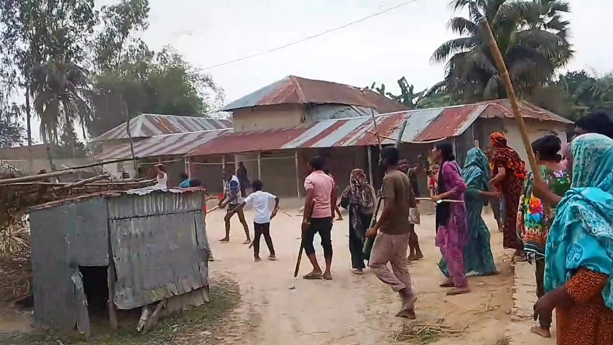 মসজিদের পুকুরে মাছ ধরা নিয়ে দুই পক্ষের সংঘর্ষ, আহত ১৫