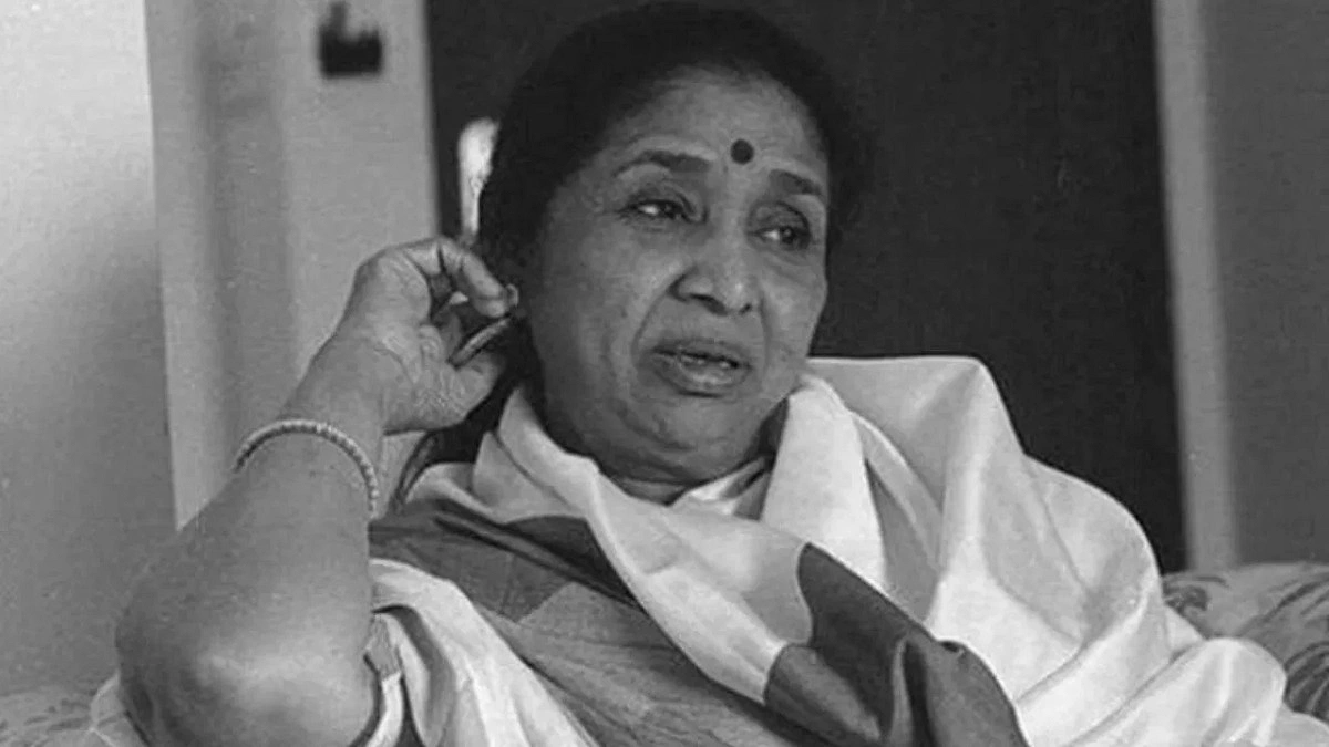 ২০১১ সালে ইতিহাসে সর্বাধিক গান করার রেকর্ড গড়ে গিনেস ওয়ার্ল্ড রেকর্ডস-এ নাম তোলেন।