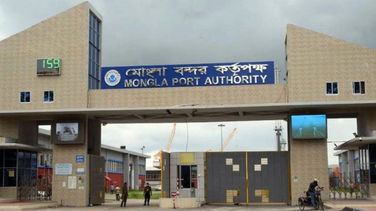 জ্বালানি সংকটে লাইটার স্থবির, চাপে মোংলা বন্দর