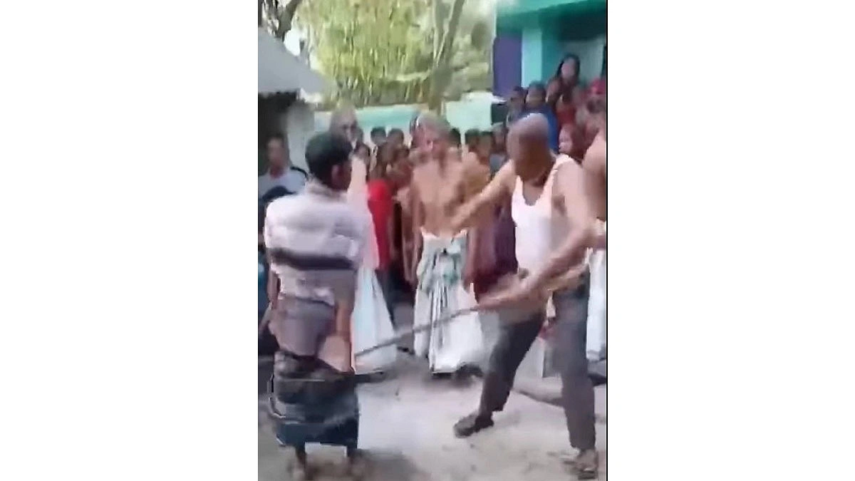 চোর সন্দেহে তিন যুবককে বেঁধে বেধড়ক মারধর, ভাইরাল ভিডিও