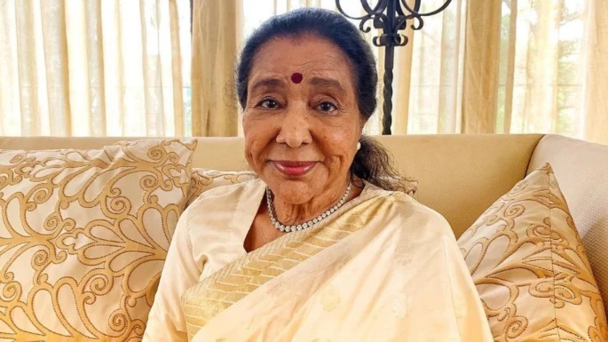 বিভিন্ন ভাষায় ১২ হাজার গান গেয়েছেন আশা ভোঁসলে