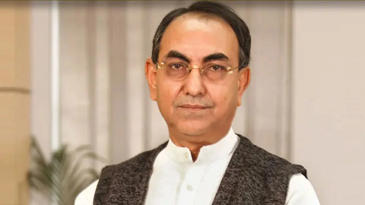 মির্জা আব্বাসের শারীরিক অবস্থার উন্নতি, নেওয়া হয়েছে কেবিনে