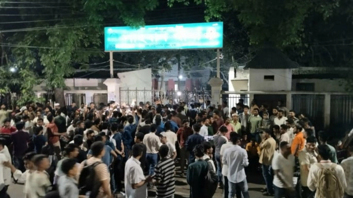 ফেসবুক পোস্ট ঘিরে ছাত্রশিবির ও ছাত্রদলের দফায় দফায় সংঘর্ষ
