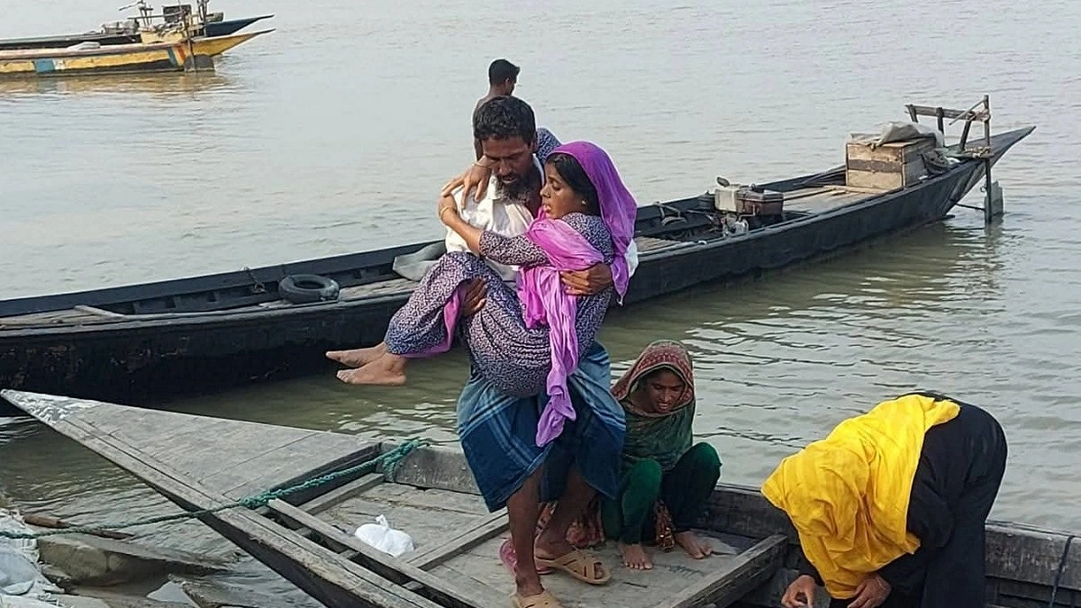 প্রসূতি ও জরুরি রোগীর জন্য মরণফাঁদ পাবনার চরাঞ্চল