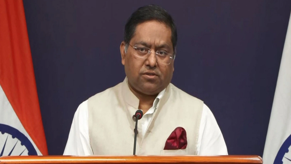 শেখ হাসিনাকে ফেরানোর অনুরোধ পর্যালোচনা করছে ভারত