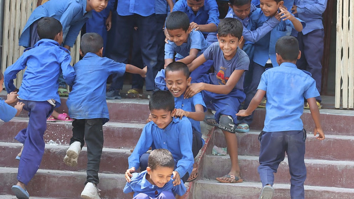 অনলাইন ও অফলাইন ক্লাস নিয়ে নির্দেশনা জানা যাবে আজ