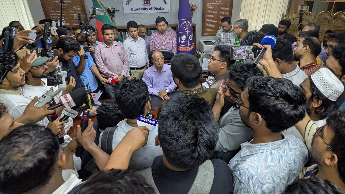 ঢাবি প্রশাসনকে এক সপ্তাহ সময় বেঁধে দিল ডাকসু