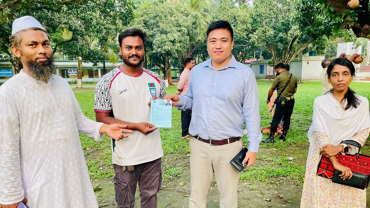 হাকিমপুরে ফুয়েল কার্ড বিতরণ শুরু, সংগ্রহ করবেন যেভাবে