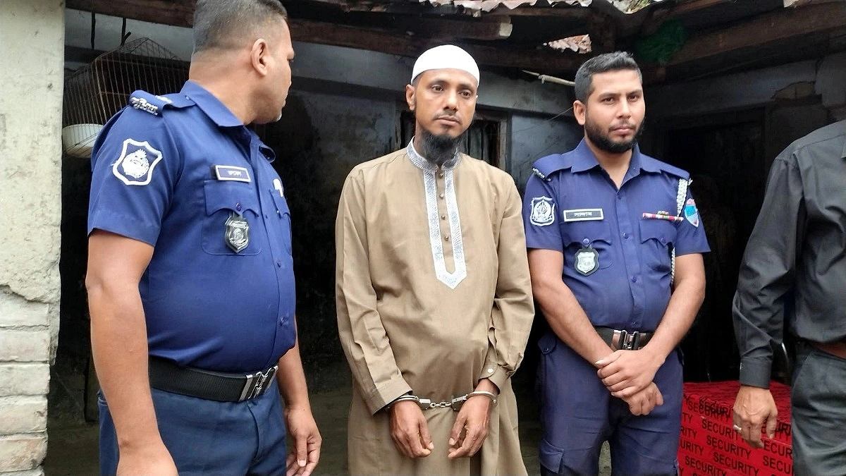 দুই বছর ধরে নকল ব্যবসা, অবশেষে ধরা!