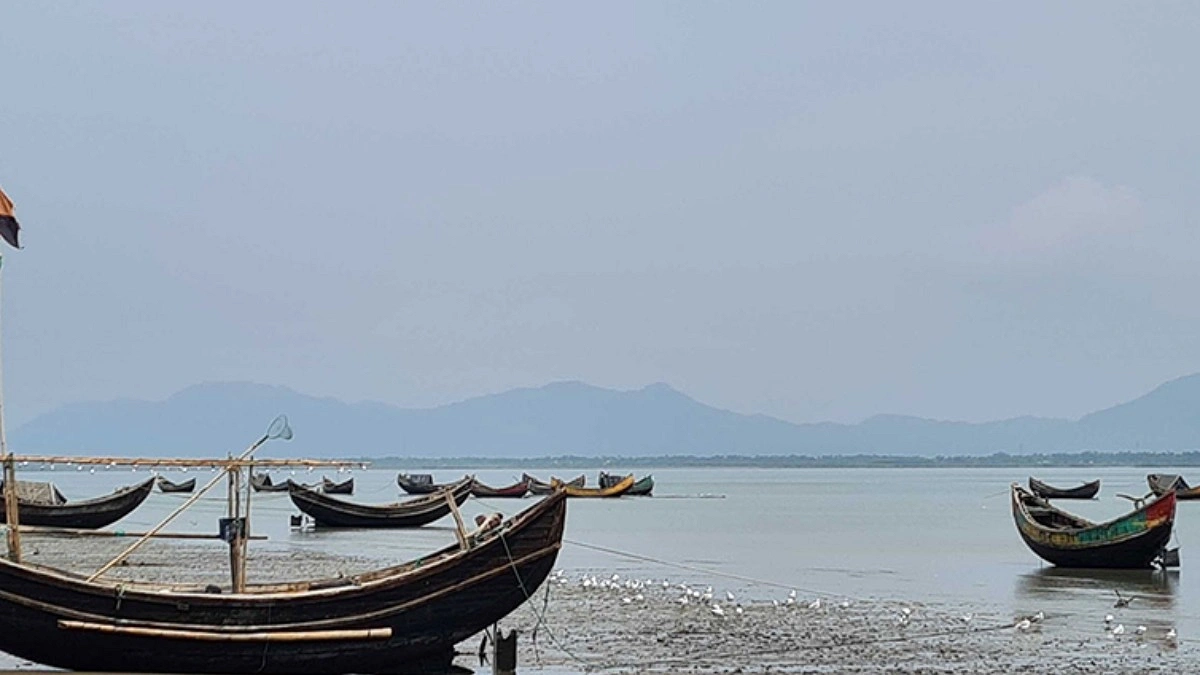 বাংলাদেশি ৭ জেলেকে ধরে নিয়ে গেল আরাকান আর্মি