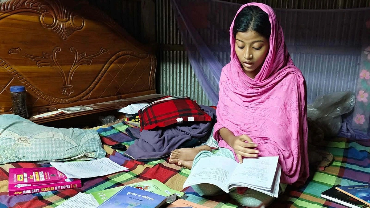 মানবিকে পড়েও প্রবেশপত্র বাণিজ্যে: স্বপ্নভঙ্গের শঙ্কায় শিক্ষার্থী সন্ধি