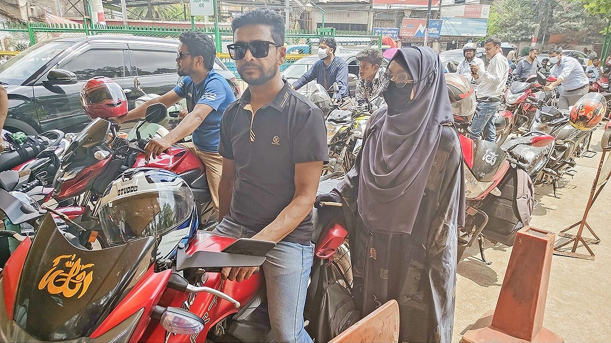 তেলের জন্য দাঁড়িয়ে থাকলে ঘরে চুলা জ্বলবে না