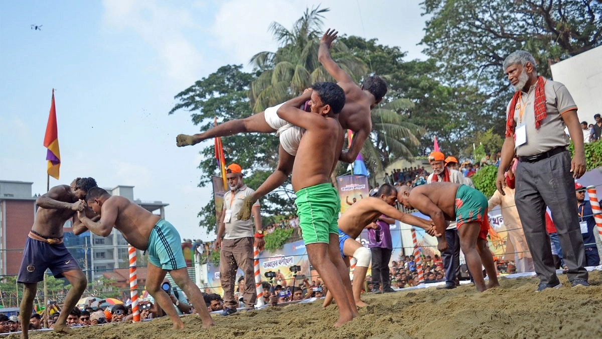 মেলার ছবি ও বলি খেলার নানান মুহূর্ত