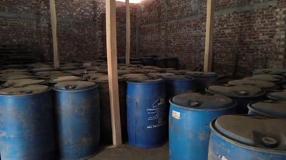 গোয়েন্দা তথ্যে ৩৮ হাজার লিটার ডিজেল উদ্ধার