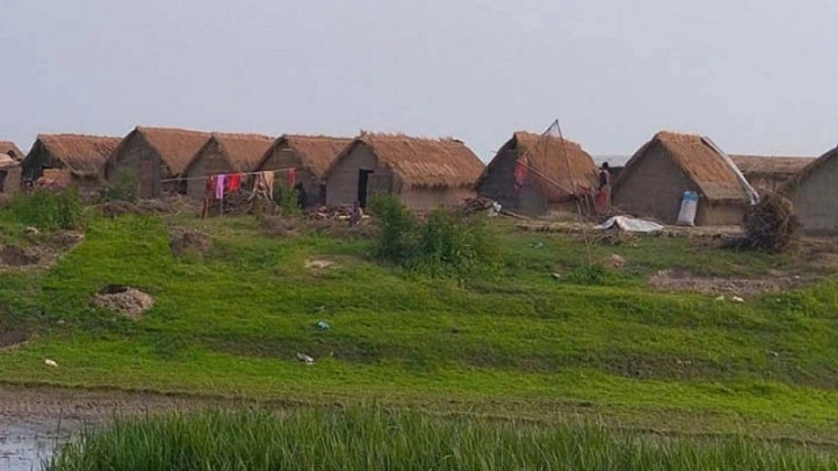 বাঁধ ভেঙে তলিয়ে গেল জিনারিয়া হাওরের ধান