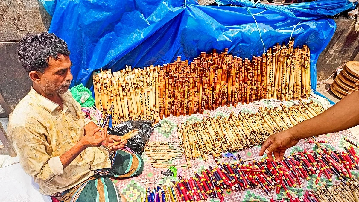 ‘বাদ্যযন্ত্র বাজিয়ে মানুষকে আনন্দ দেওয়ার মাঝেই আমার সুখ’
